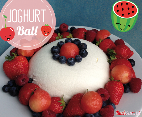Joghurt-Ball mit Früchten
