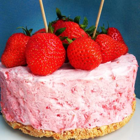 Erdbeer-Wolken Kuchen