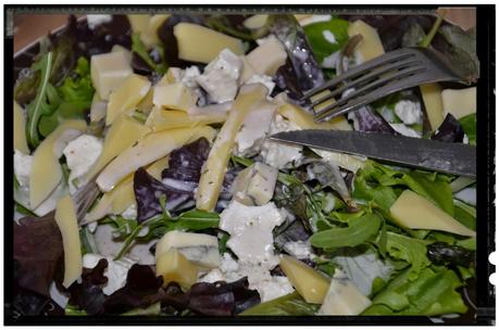 Salat mit Blaubeer & Käse Allerlei