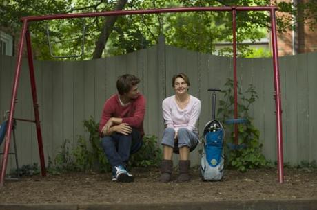 Hazel Grace Lancaster (Shailene Woodley) und Augustus Walters (Ansel Elgort) in Regisseur Josh Boones Romanverfilmung 