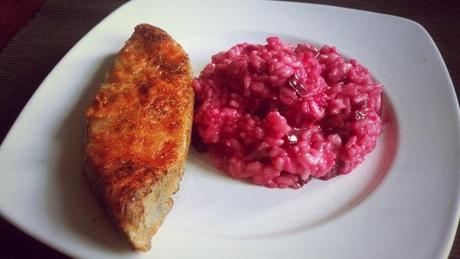 Rote-Bete-Risotto mit gebratenen Heilbuttsteaks