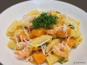 Kürbis-Pasta asiatisch mit Garnelen