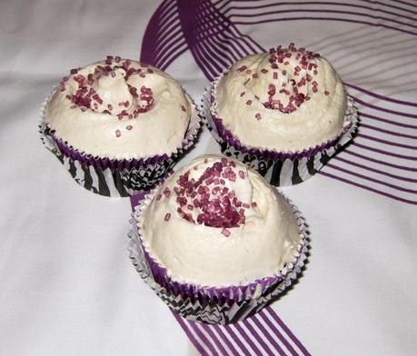 Red Velvet Cupcakes & Vanilla Frosting *vegan*