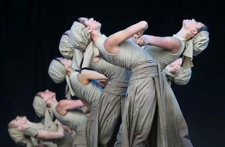 Glastonbury: Ballet Dancers
