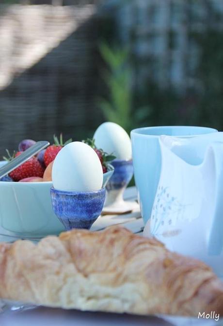 Breakfast outside