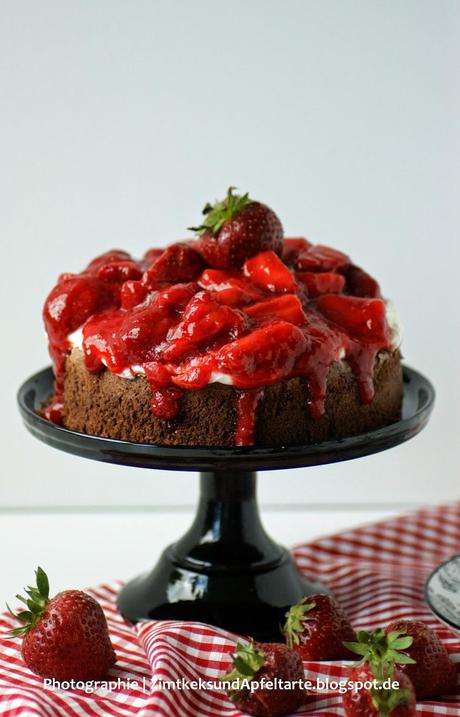 Brownietorte mit Mascarpone und Erdbeeren - sensationelles Sonntagssüß