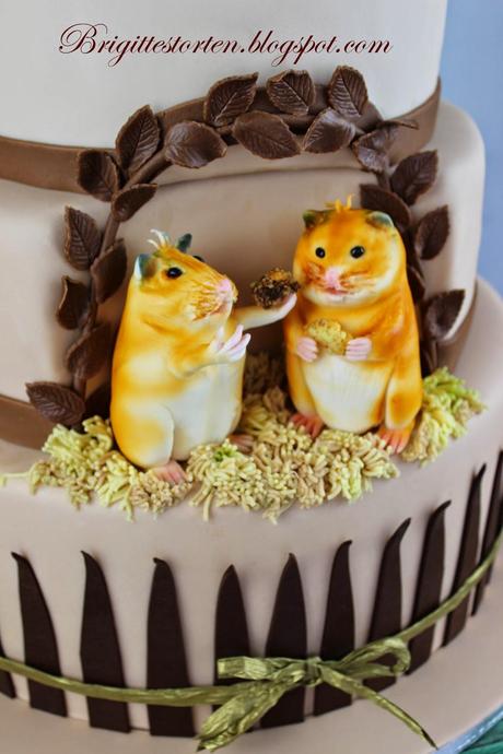 Hochzeitstorte/weddingcake mit zwei Gold-Hamstern in braun beige