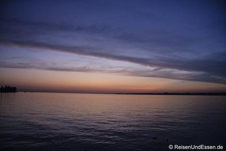 Abendstimmung an der Seepromenade in Bregenz