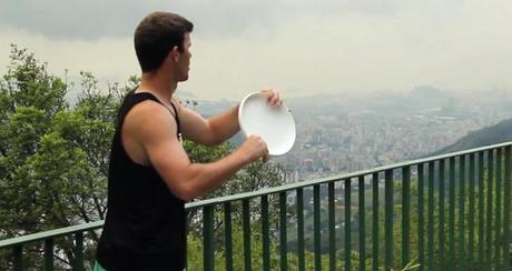 Frisbee Trick Shots in Rio de Janeiro von Brodie Smith