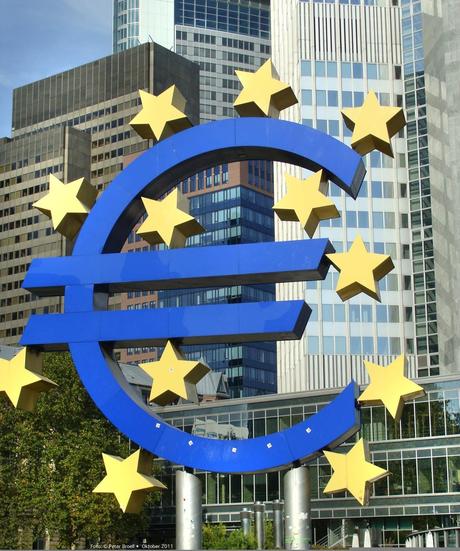 EZB senkte den Leitzins auf 0,15 Punkte und erhebt Strafzinsen für Bankeinlagen