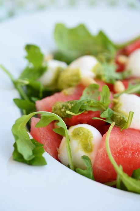 Melonen-Mozarella-Salat mit selbstgemachtem Basilikumpesto
