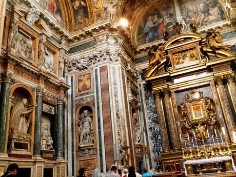 Dies ist nur ein Seitenaltar der Kirche Santa Maria Maggiore, eine der 4 Papstkirchen Roms