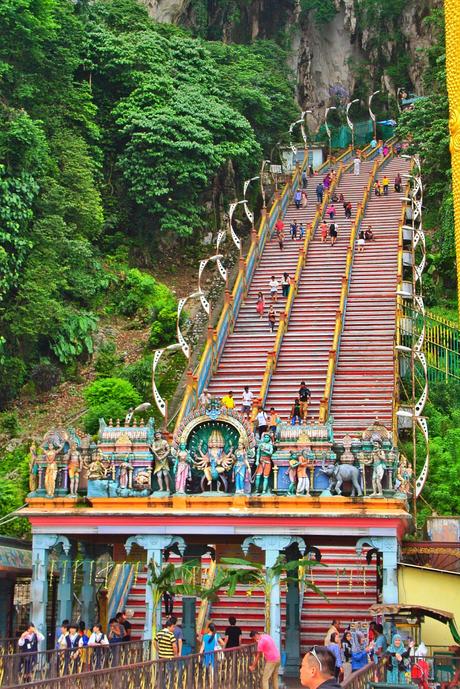 travelling to the Batu Caves 5