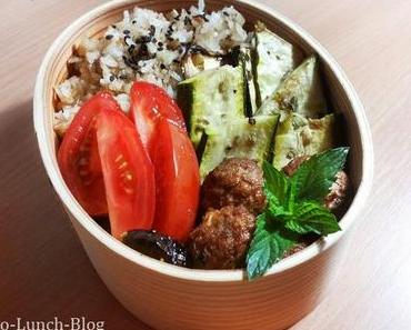 Bento #153: Grillzucchini, Bratreis & veg. Hackbällchen