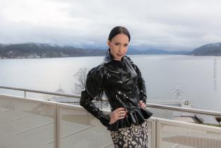 Fashionlook am Wörthersee – Ana Alcazar Rock und Jacke