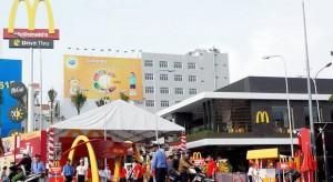 Vietnams erster McDonald's - Foto Courtesy by: APA/EPA/STR
