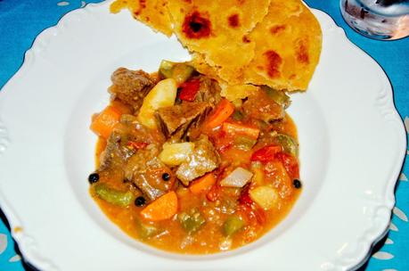 Chapati mit Rindereintopf