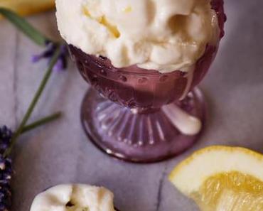 Frozen Joghurt mit Zitrone und Lavendel und das immer gleiche Spiel