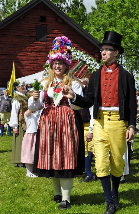 Traditionelle Volkstracht in Schweden