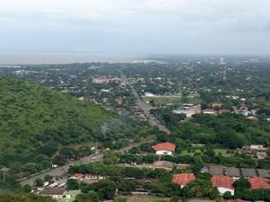 Luftbild mit Sicht auf den Managua See und die Stadt (© Latincoming S. A.)