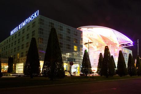 Airport Kempinski Hotel München Flughafen - Hotel Tour - Restaurant - Lobby - Doppelpass - Junior Suite und Wellness Bereich - München Airport