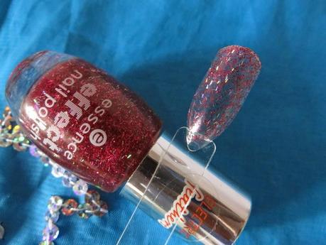 [NotD] essence effect nail polish - 18 that's my pop cake! (electric feathers)