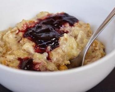 Für die kalten Tage: PB&amp;J Oatmeal (Porridge mit Erdnussbutter und Marmelade)