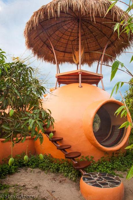 Schönes Kuppel Haus auf einer Mango Farm in Thailand
