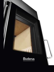 Typisch für die Heizeinsätze Logaflame von Buderus sind das elegante, mit dem iF Design Award 2014 ausgezeichnete Design und die große Sichtscheibe.
