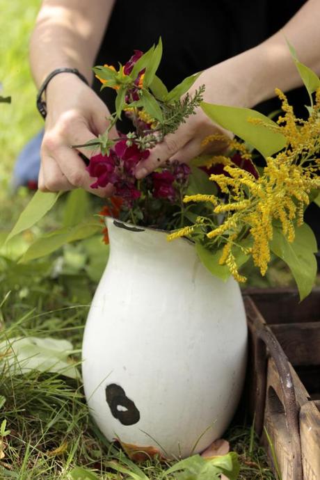 Blumenbouquet für die tischdeko _ Tisch und Thymian im Umspannwerk © Vivi D'Angelo Foodfotografie München