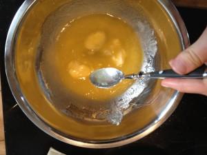 Zucker und Margarine/Butter schmelzen