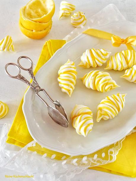 sunny Meringe Lemon Kisse { Baiser Küsschen mit Lemon Curd }