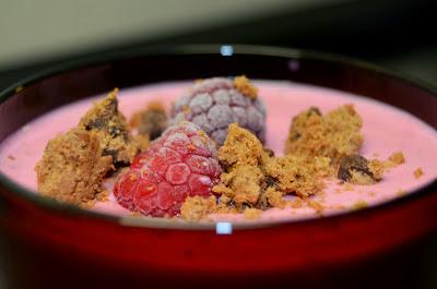Super leichtes, schnelles & leckeres Dessert - Himbeer Quark mit Cookies ♥