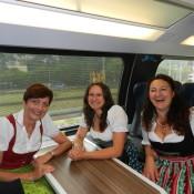 Die Vorfreude auf dieses Erntedankfest begann schon in der Westbahn auf der Fahrt nach Wien. Hier mit Theresia Neuhofer, Lorena Grabner und ihrer Mutter