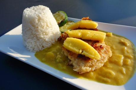 Hähnchenschnitzel im Kokosmantel mit Mango-Curry-Soße