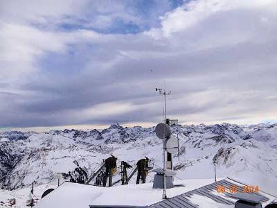 Skigebiet Nebelhorn glänzt mit Schnee und Panorama