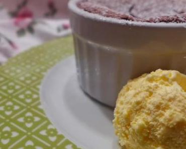 "Lava Cake" mit Vanilleeis