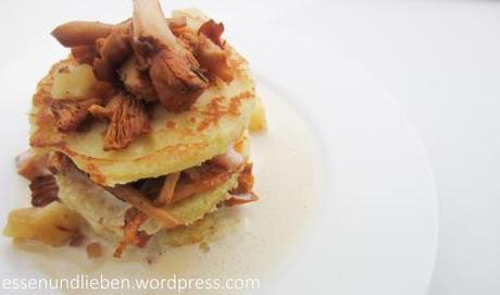 Pfifferlinge-Apfel-Bacon mit Kartoffel-Pfannkuchen und Grauburgunder-Sahne-Sauce
