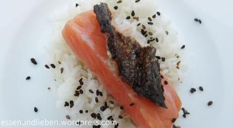 Furikake - japanisches Reisgewürz mit schwarzen Sesam und Tamarisauce