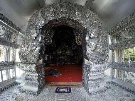 Wat-Sri-Suphan-Silver-Temple-11