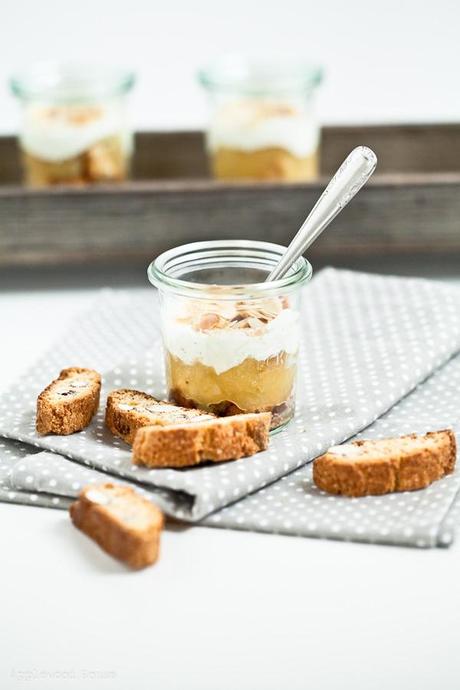 Apple Cantuccini Trifle Nachtisch herbstlich Joghurt Mandeln lecker