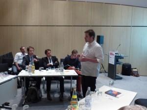 Gute Diskussion beim Open-Table auf den Berliner Energietagen 2014, Foto: Andreas Kühl