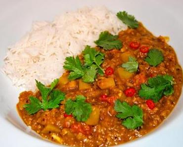 Linsen (Dal) Curry mit Kartoffel und Karotte