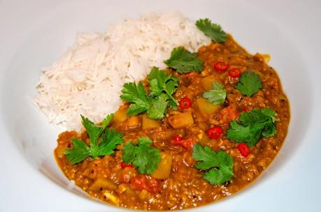 Linsen (Dal) Curry mit Kartoffel und Karotte