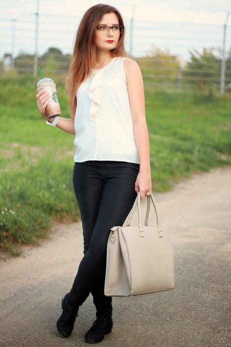 Classy outfit + Starbucks