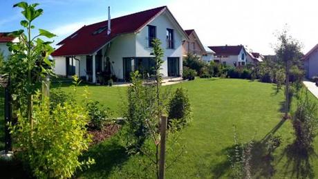 Ansicht Garten und Haus im August 2014