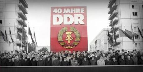 Geburtstagsfeier für eine Todgeweihte: 40 Jahre DDR (Foto: Bundesarchiv, Bild 183-1989-1007-402 / Franke, Klaus / CC-BY-SA)