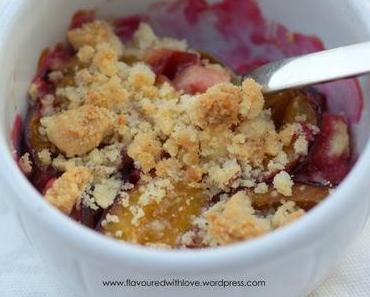 Zwetschgen Crumble  / Plum Crumble