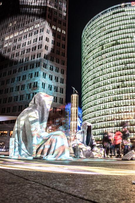 festival-of-lights-berlin-potzdamer-platz-light-art-show-exhibition-lumina-guardians-of-time-manfred-kili-kielnhofer-contemporary-arts-design-sculpture-3203