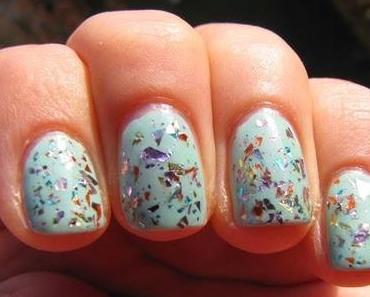 Manicure Monday – Mint Glitter